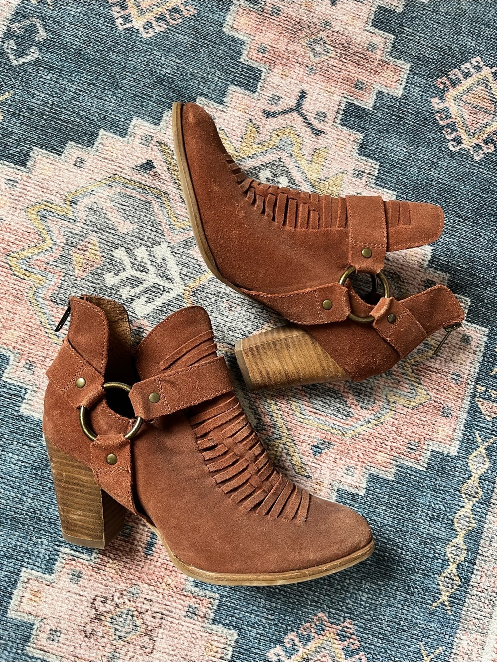 Seychelles Brown Suede Western Ankle Booties with Ring Accent - sz 7.5